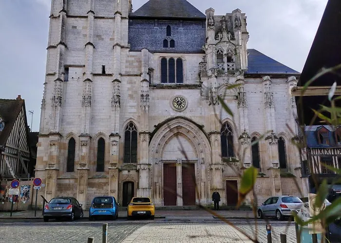 Appartement Renove Centre Pont-Audemer-Calme, Wi-Fi, Proche Honfleur * Pont-Audemer